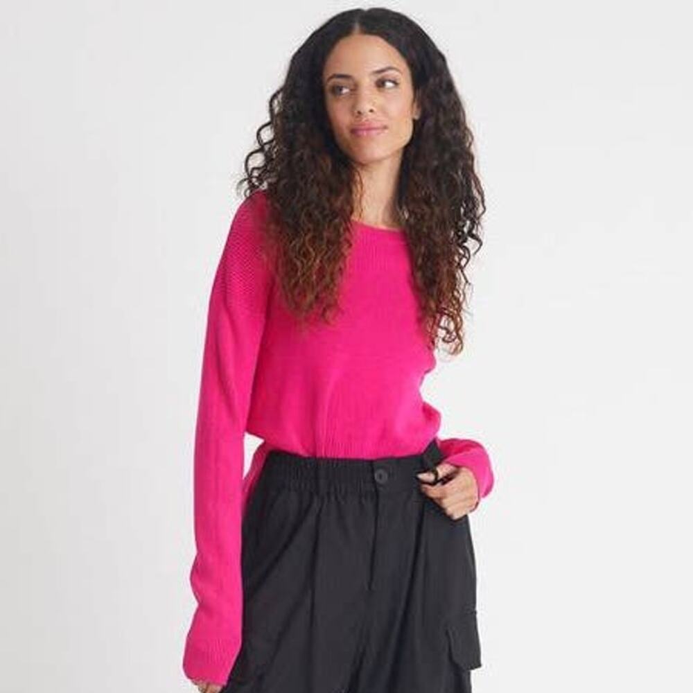 525 America Nola Fuchsia Pink Ribbed Cropped Sweater M Chic Minimalist
